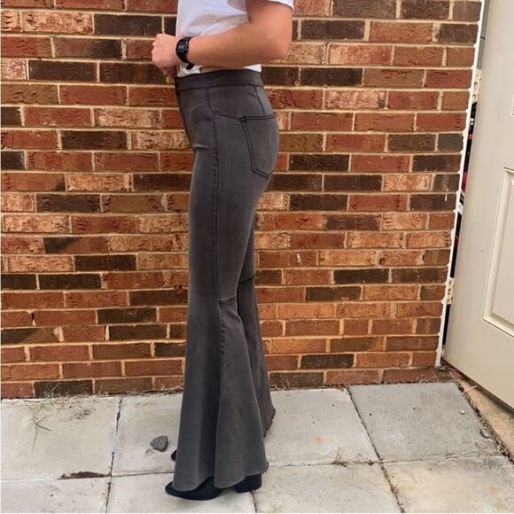Free People Just Float On Ruffle Flare Jeans Wide Leg Bell Bottoms Gray Size 27 - Picture 7 of 12